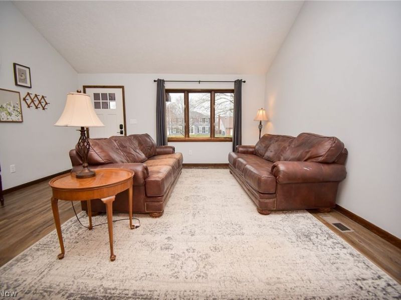 17134 Rabbit Run Drive, Strongsville, OH 44136 Photo 6