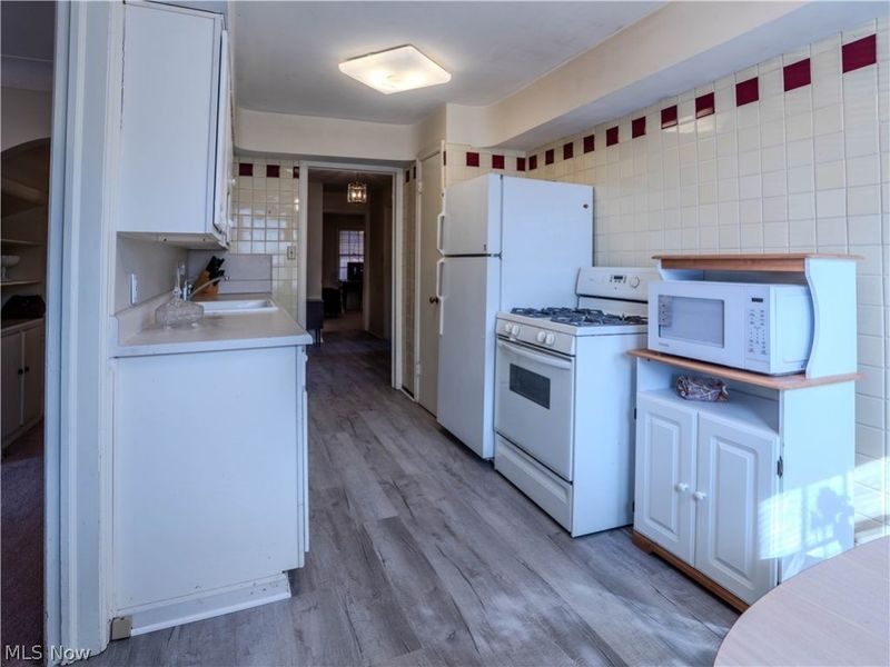 13699 Cedar Road, University Heights, OH 44118 Photo 11