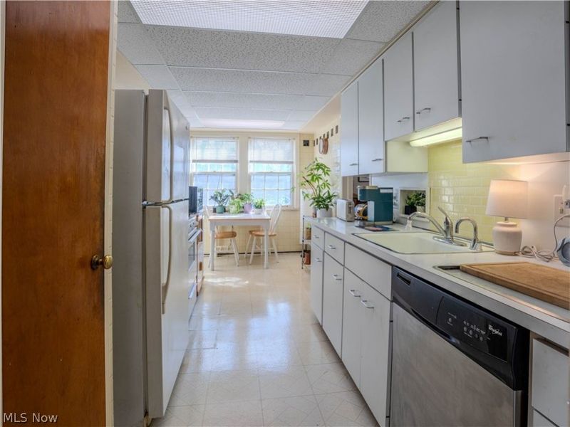 13699 Cedar Road, University Heights, OH 44118 Photo 22