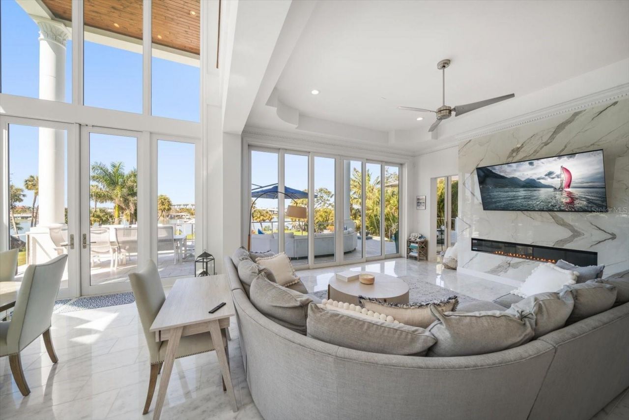 110 Harbor View Lane, Belleair Bluffs, FL 33770 Photo