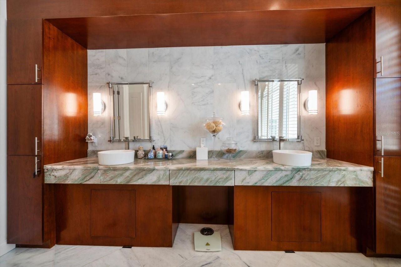 110 Harbor View Lane, Belleair Bluffs, FL 33770 Photo