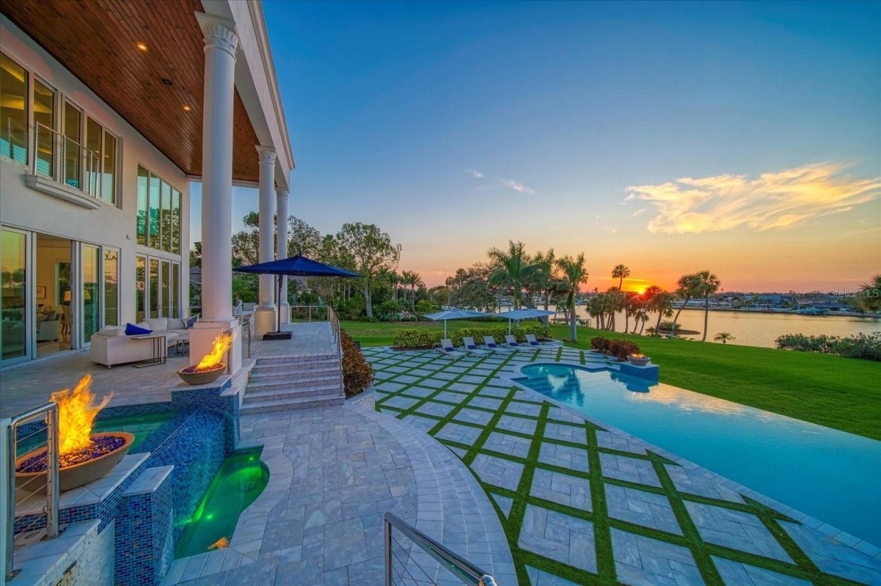 110 Harbor View Lane, Belleair Bluffs, FL 33770 Photo