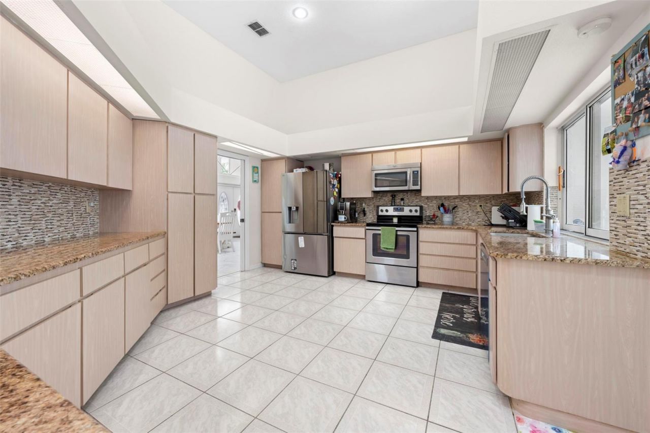 348 Florian Way, Spring Hill, FL 34609 Photo