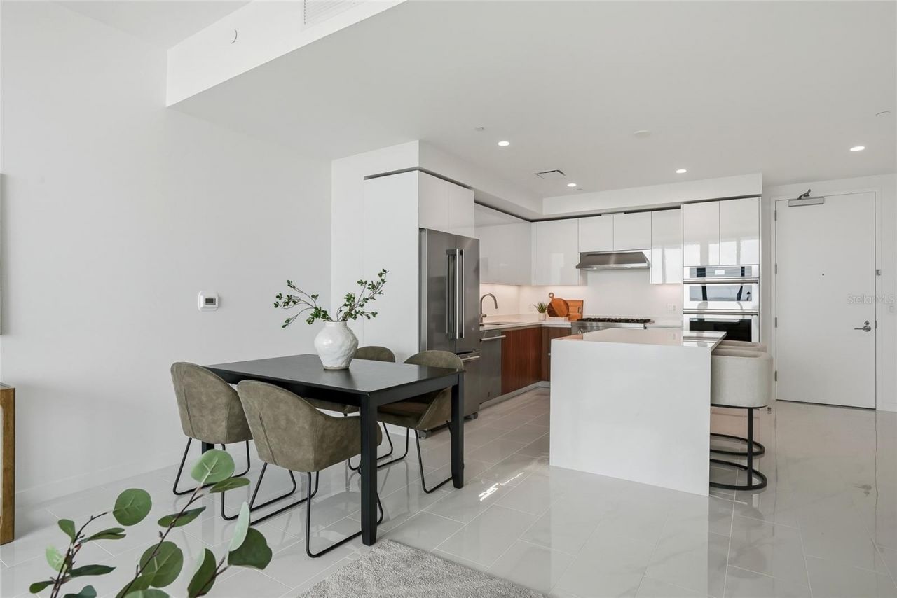 400 Central Avenue, Unit 2008, Saint Petersburg, FL 33701 Photo