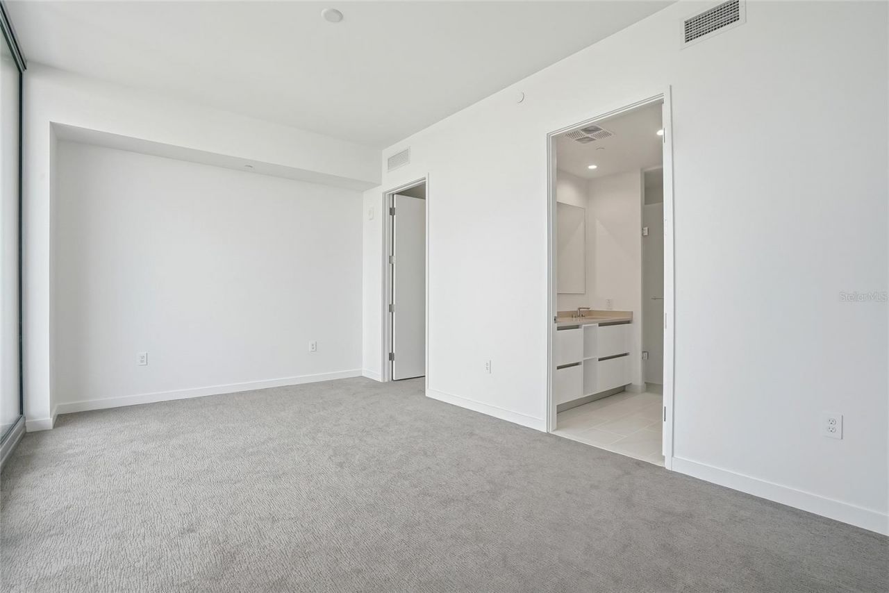 400 Central Avenue, Unit 2008, Saint Petersburg, FL 33701 Photo