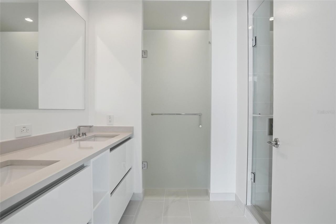 400 Central Avenue, Unit 2008, Saint Petersburg, FL 33701 Photo