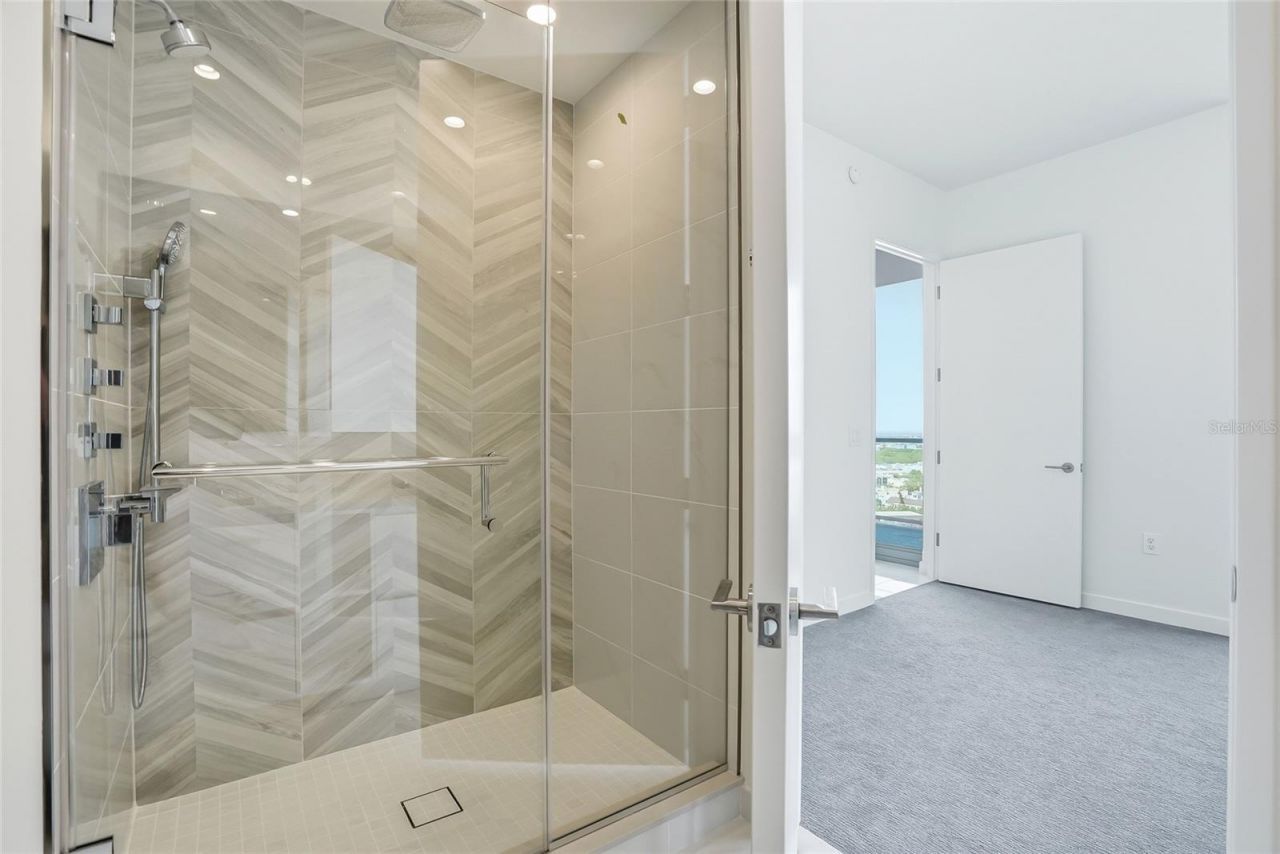 400 Central Avenue, Unit 2008, Saint Petersburg, FL 33701 Photo