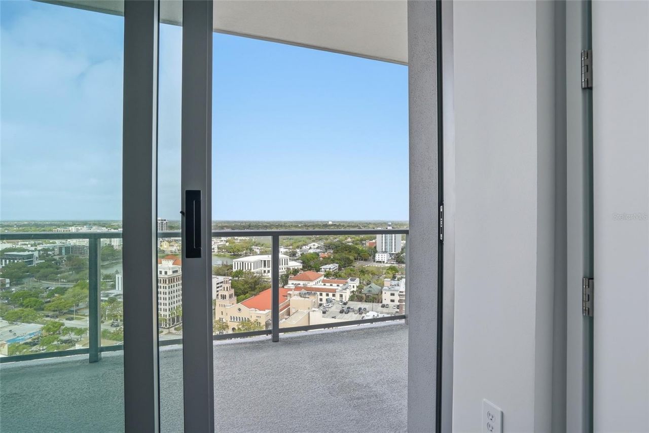 400 Central Avenue, Unit 2008, Saint Petersburg, FL 33701 Photo