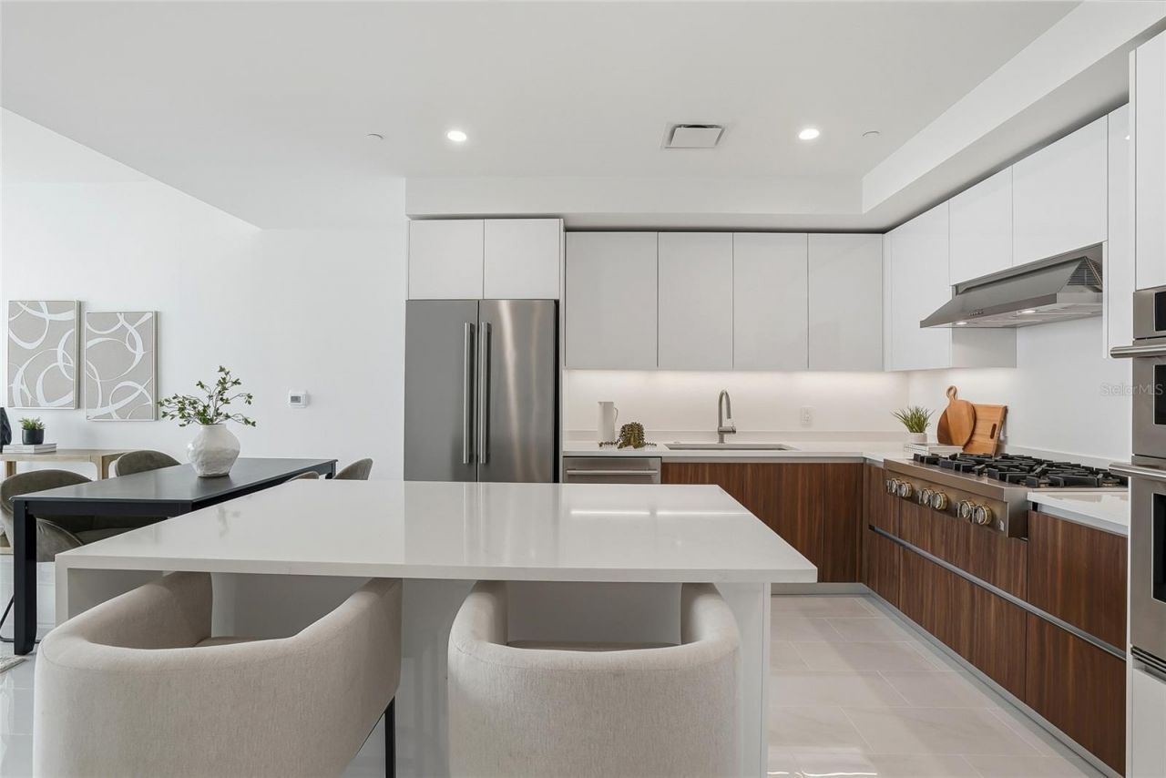 400 Central Avenue, Unit 2008, Saint Petersburg, FL 33701 Photo