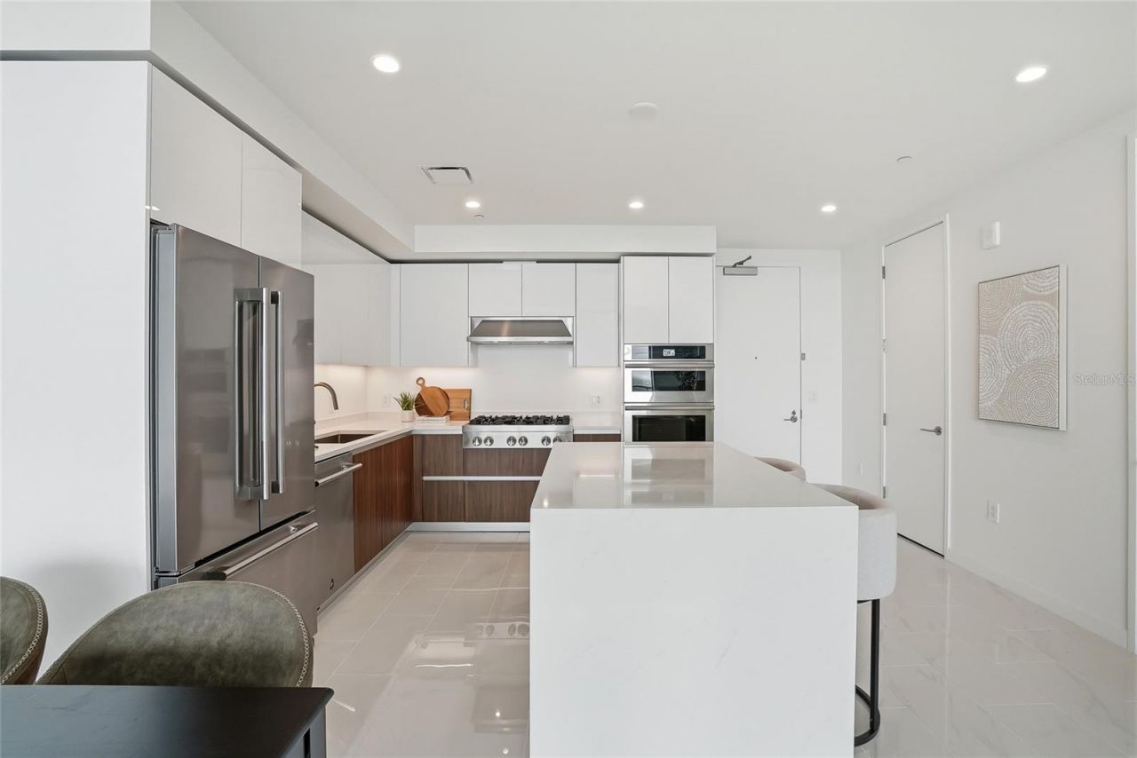 400 Central Avenue, Unit 2008, Saint Petersburg, FL 33701 Photo