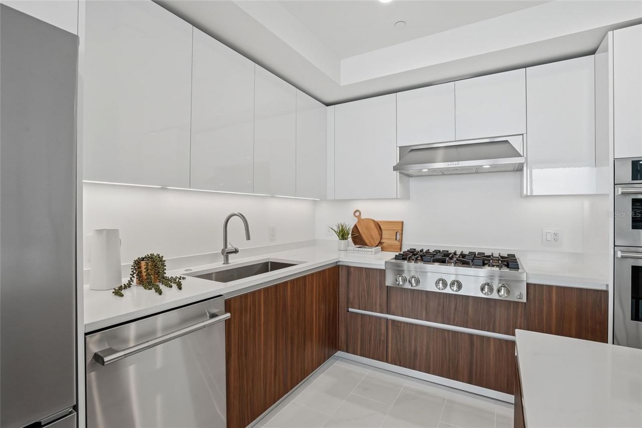 400 Central Avenue, Unit 2008, Saint Petersburg, FL 33701 Photo