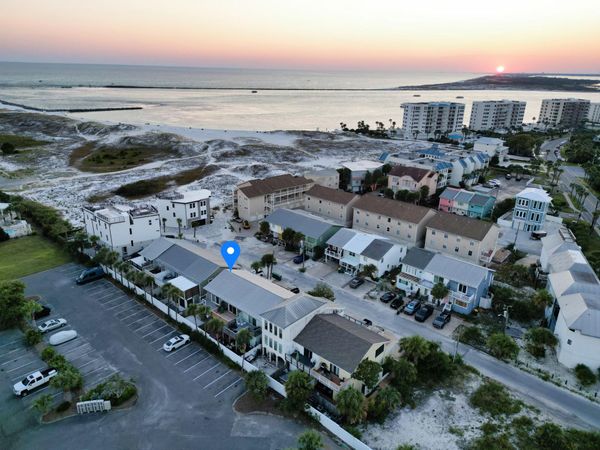 24 Gulf Breeze Court, Destin, FL 32541