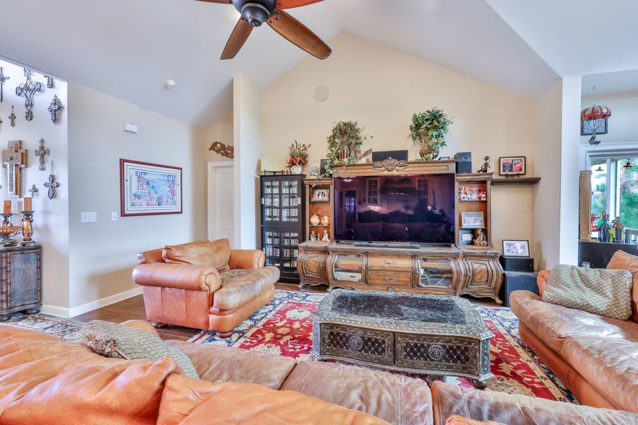 815 S Willow Dr. Photo 6