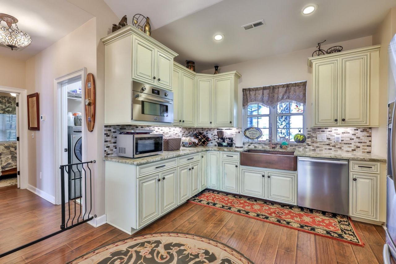 815 S Willow Dr. Photo 8