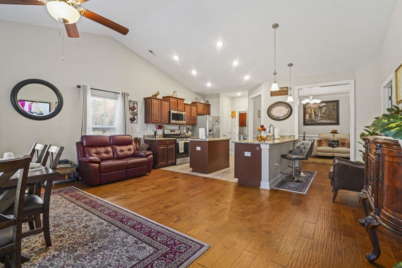 232 Je Edward Dr.  Photo 13