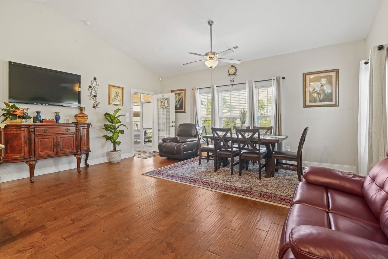 232 Je Edward Dr.  Photo 15