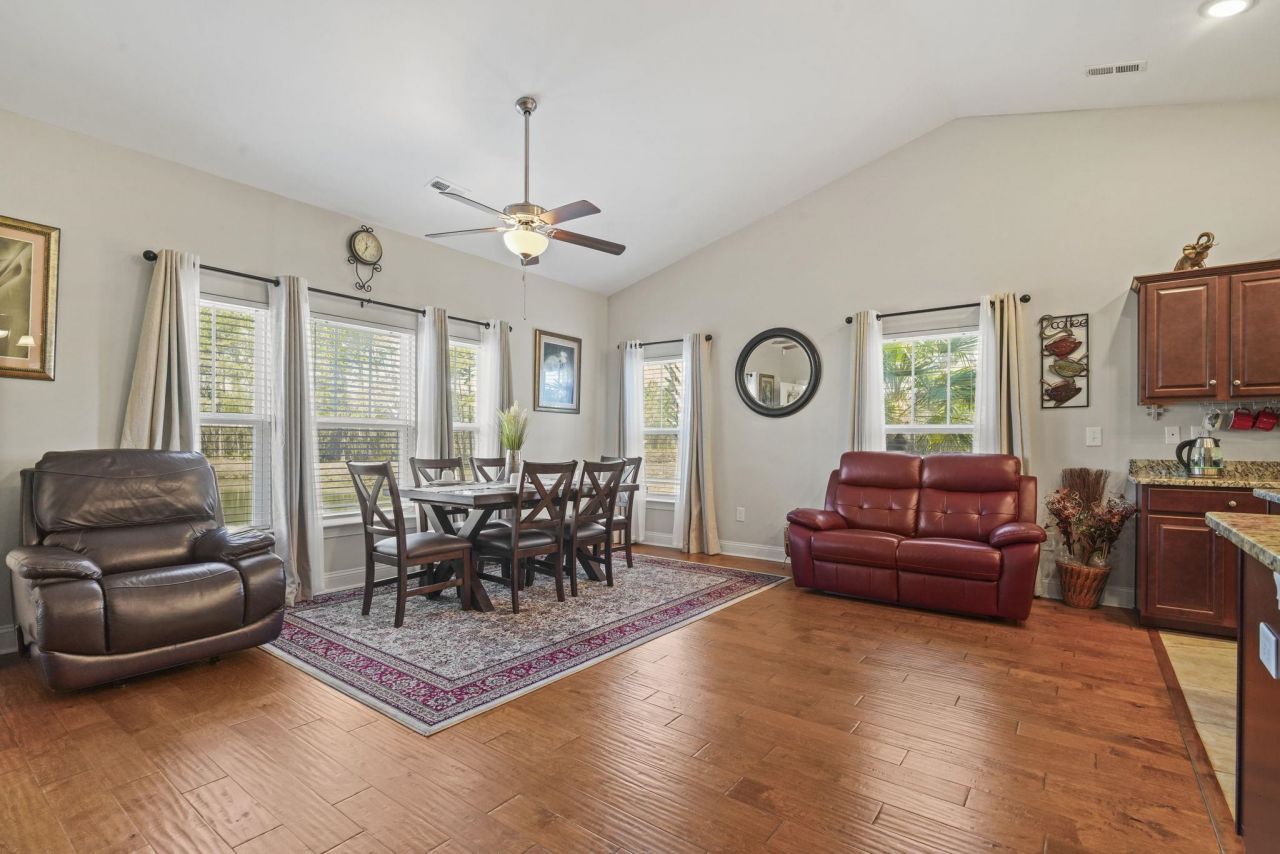 232 Je Edward Dr.  Photo 17