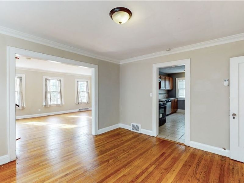 17615 Winslow Road , Shaker Heights, OH 44120 Photo 8