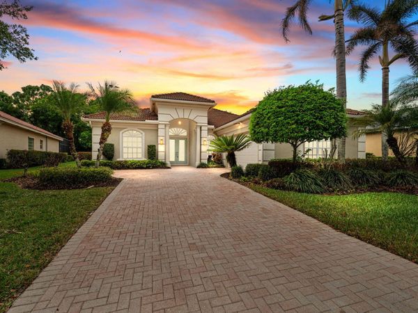 9113 One Putt Place, Port St. Lucie, FL 34986