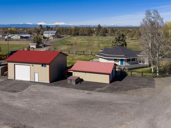 4074 SW Reif Road, Powell Butte, OR 97753