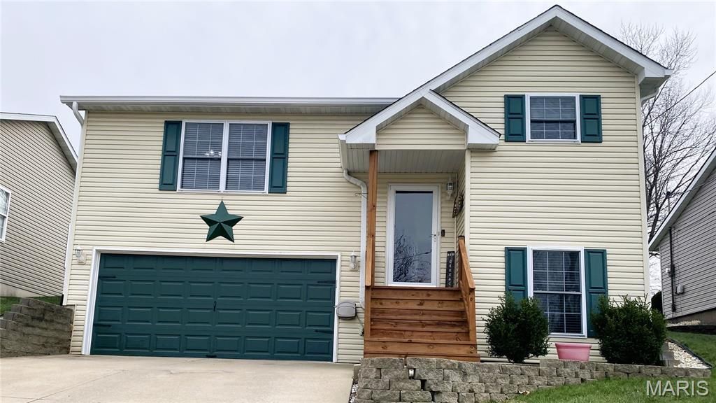 320 Garesche Street, Collinsville, IL 62234 Main Photo