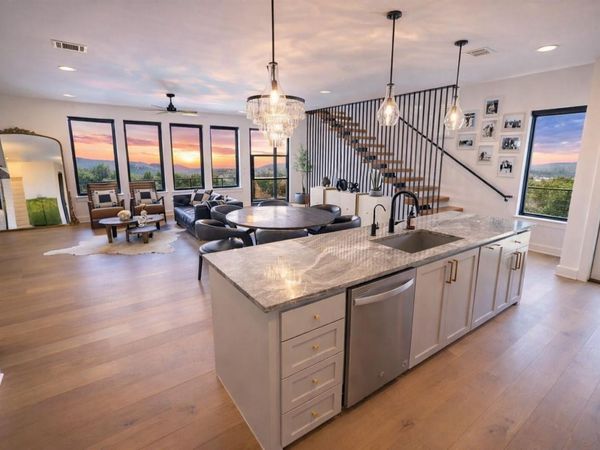 8501 Bronco LN, Lago Vista, TX 78645