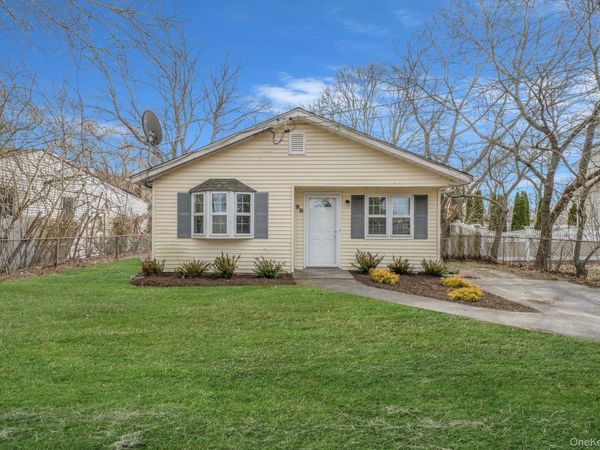 38 Manor Drive , Shirley, NY 11967