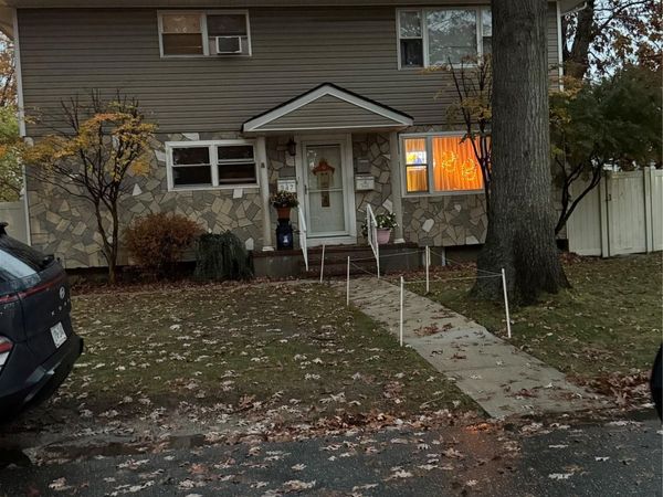 347 Lafayette Street, Copiague, NY 11726