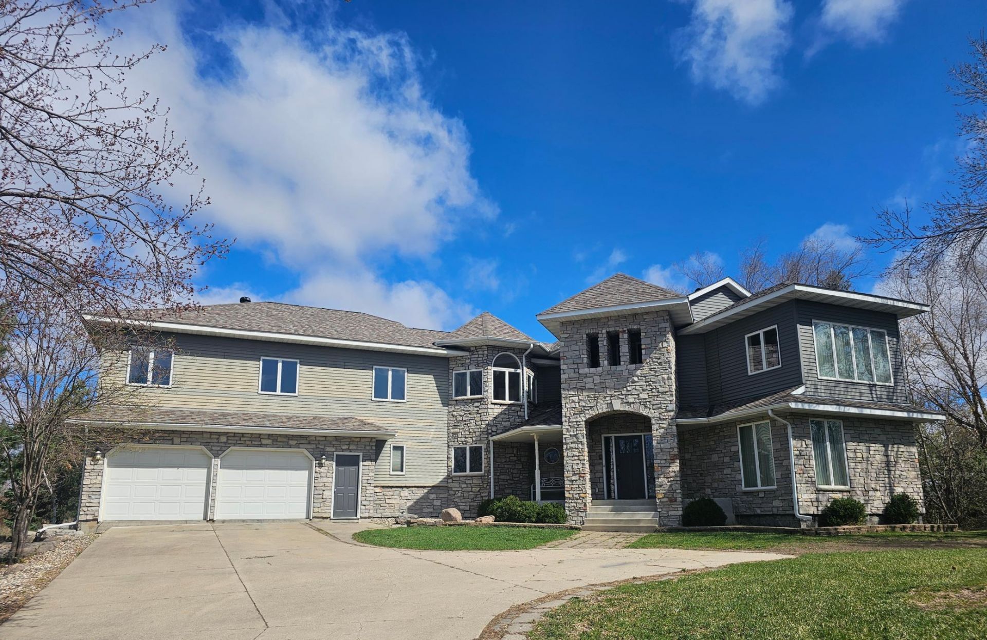 1209 Lewis Avenue SW, Hutchinson, MN 55350