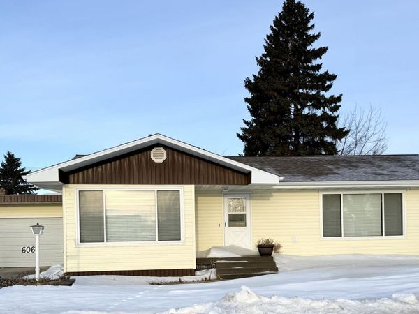 606 1ST Street , Langdon, ND 58249