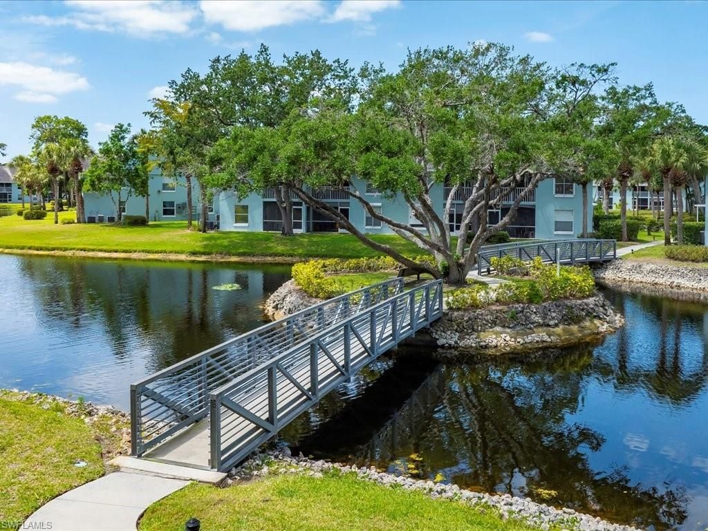 105 Wading Bird Cir, Unit U201, Naples, FL 34110 Photo