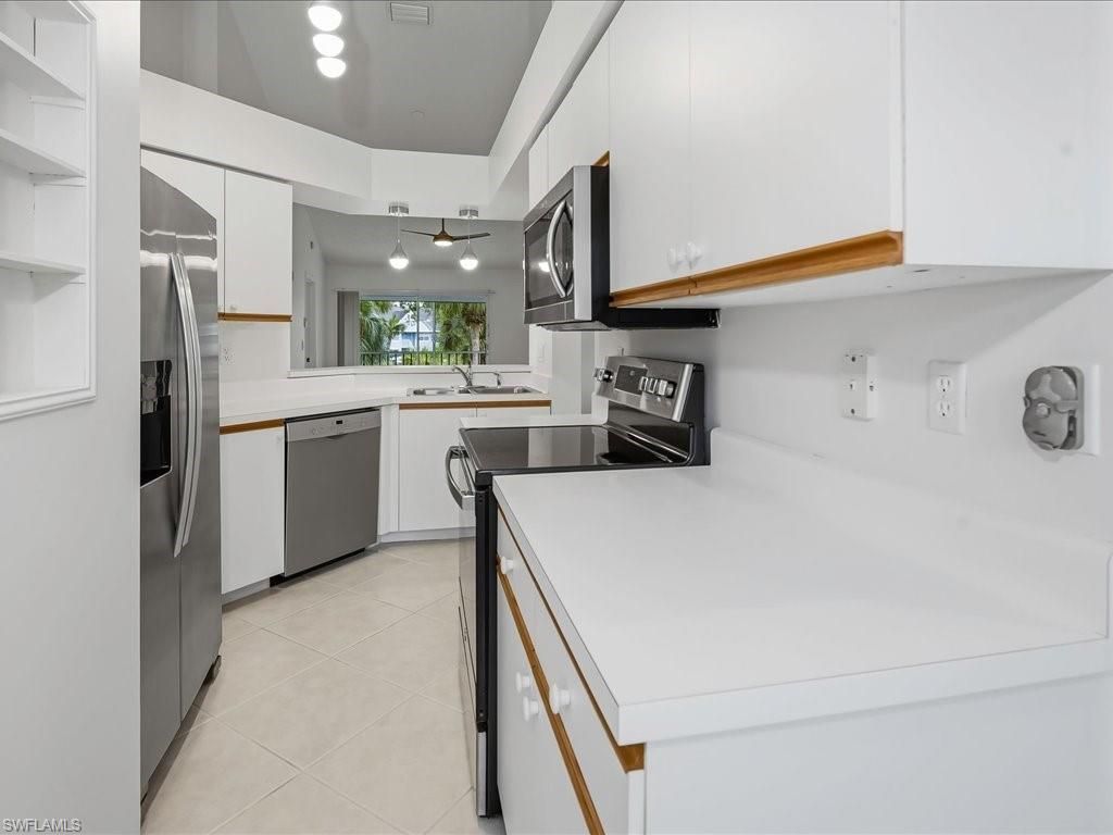 105 Wading Bird Cir, Unit U201, Naples, FL 34110 Photo