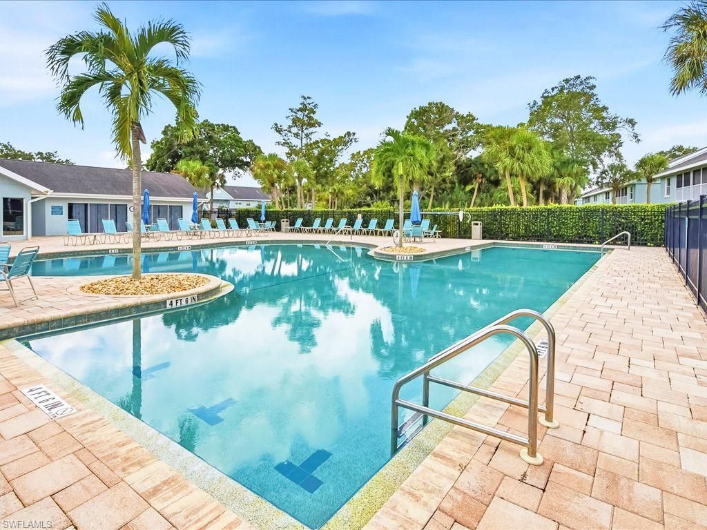 105 Wading Bird Cir, Unit U201, Naples, FL 34110 Photo