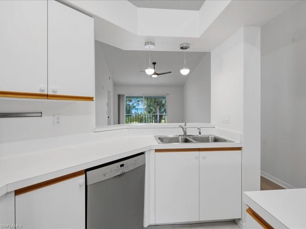 105 Wading Bird Cir, Unit U201, Naples, FL 34110 Photo