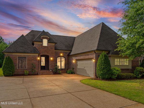 4342 E Robinson Loop, Olive Branch, MS 38654