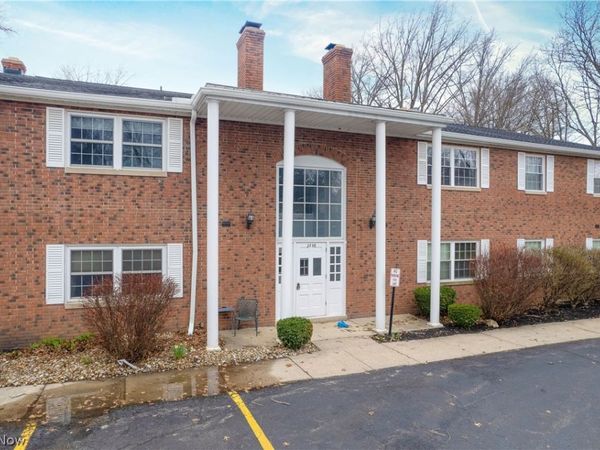2736 Pease Drive , Unit 215N, Rocky River, OH 44116