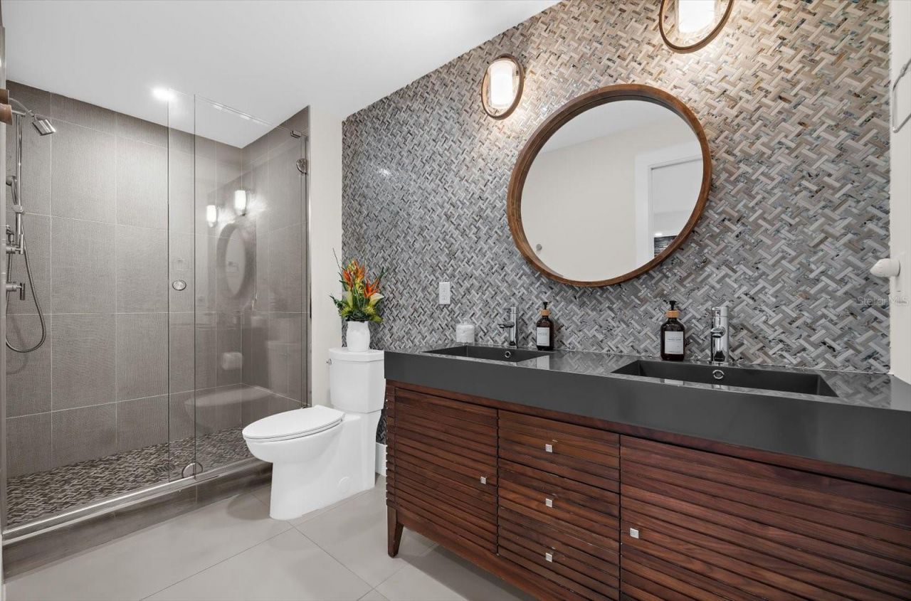 811 N Shore Drive, Anna Maria, FL 34216 Photo