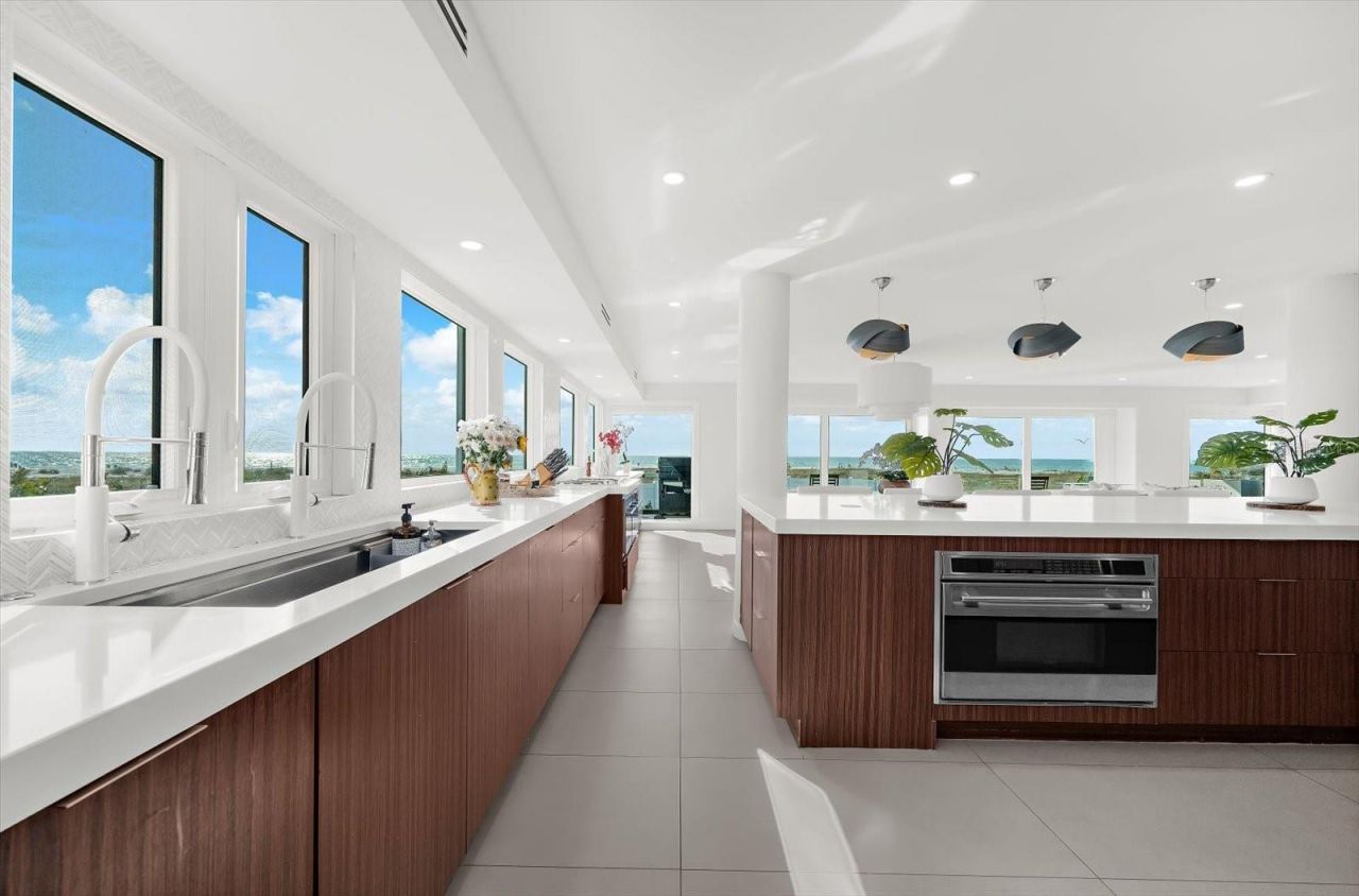 811 N Shore Drive, Anna Maria, FL 34216 Photo