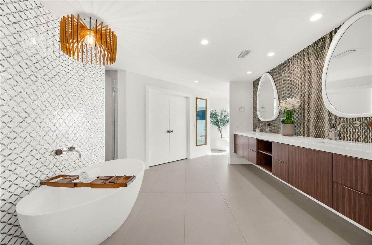 811 N Shore Drive, Anna Maria, FL 34216 Photo