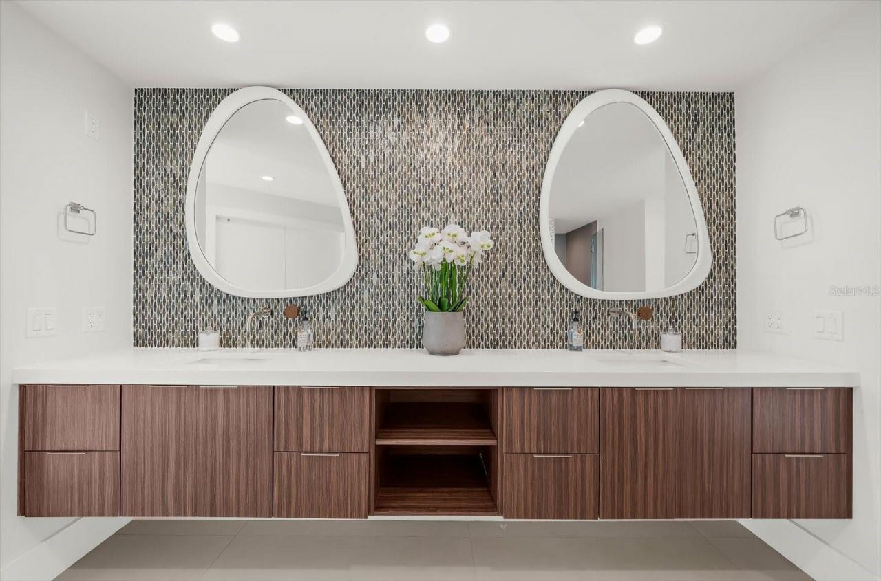 811 N Shore Drive, Anna Maria, FL 34216 Photo