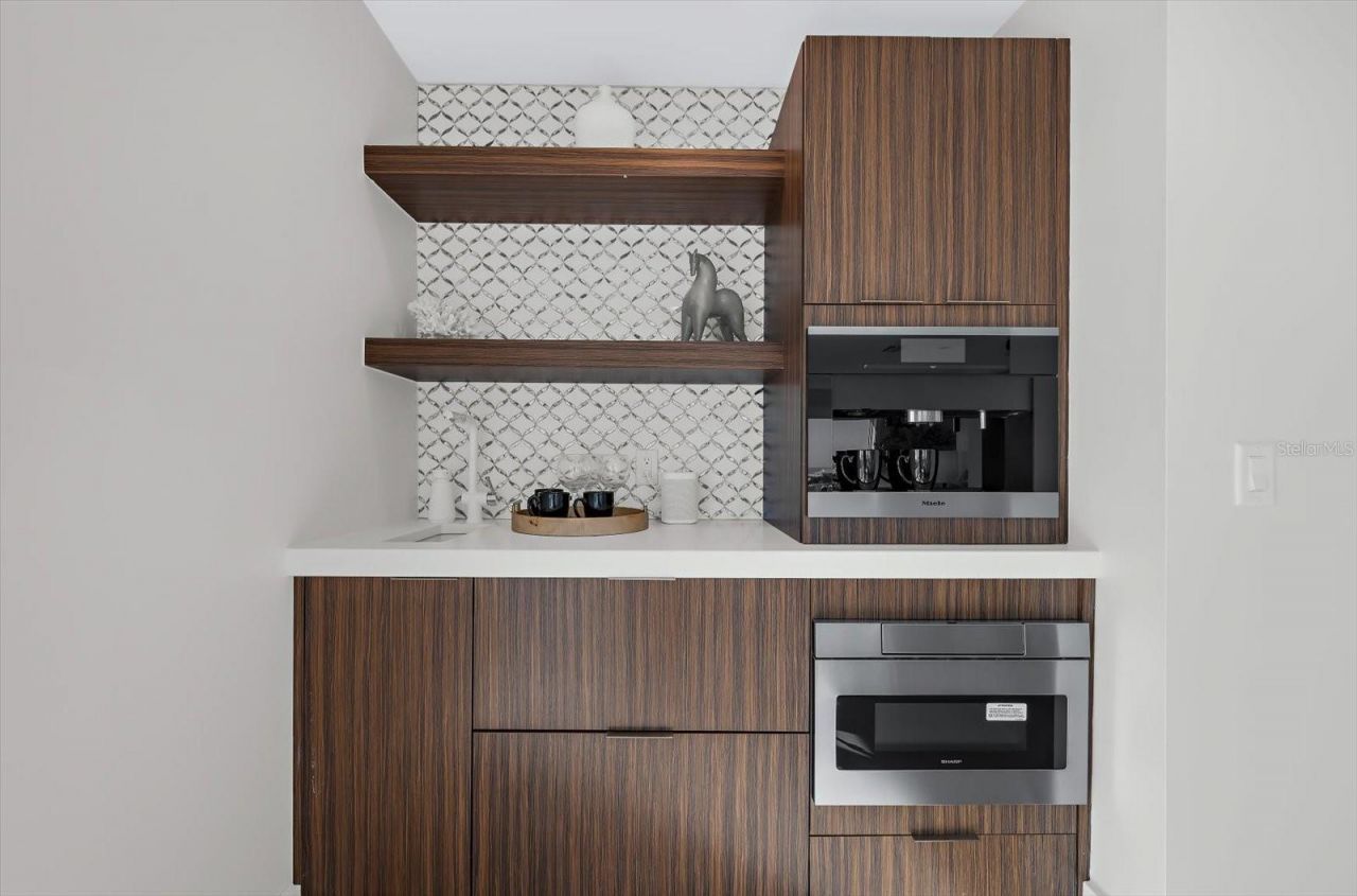 811 N Shore Drive, Anna Maria, FL 34216 Photo