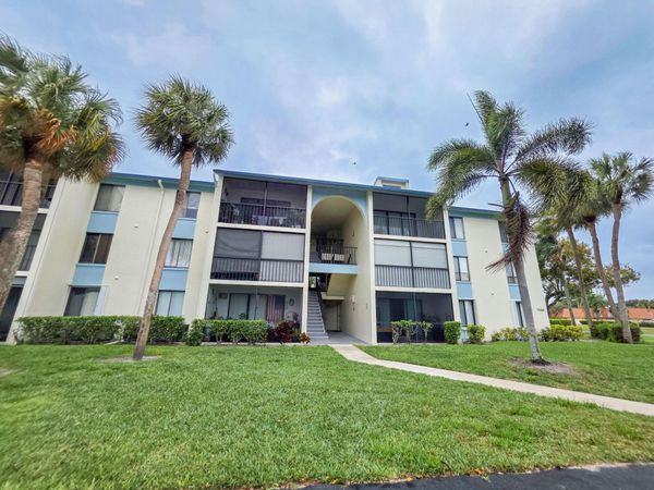 1109 Green Pine Boulevard, Unit H3, West Palm Beach, FL 33409