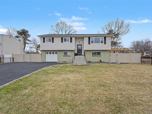 46 S 26th Street , Wyandanch, NY 11798