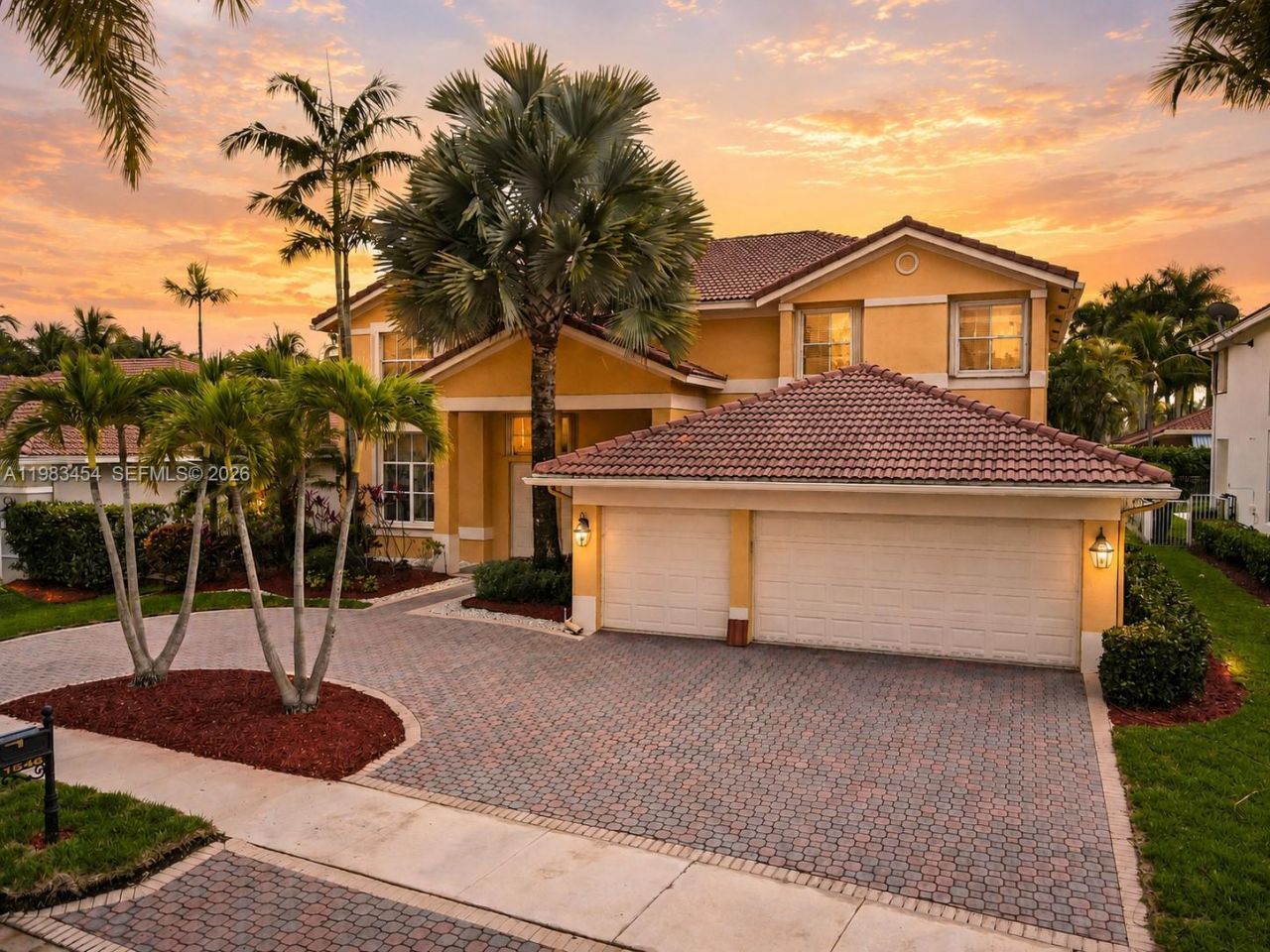 1646 Victoria Pointe Ln, Weston, FL 33327 Photo
