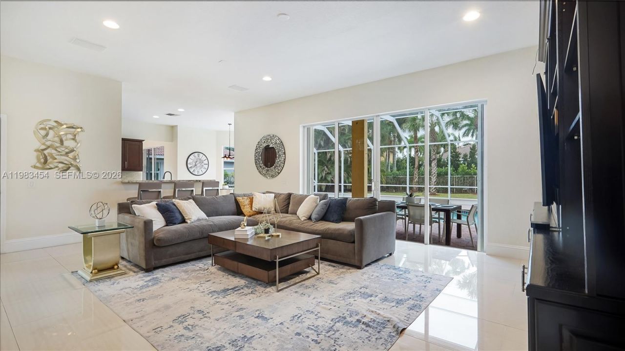1646 Victoria Pointe Ln, Weston, FL 33327 Photo