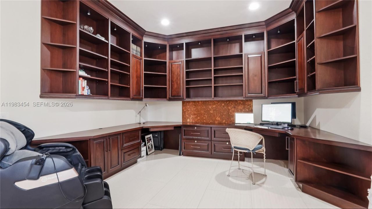 1646 Victoria Pointe Ln , Weston, FL 33327 Photo