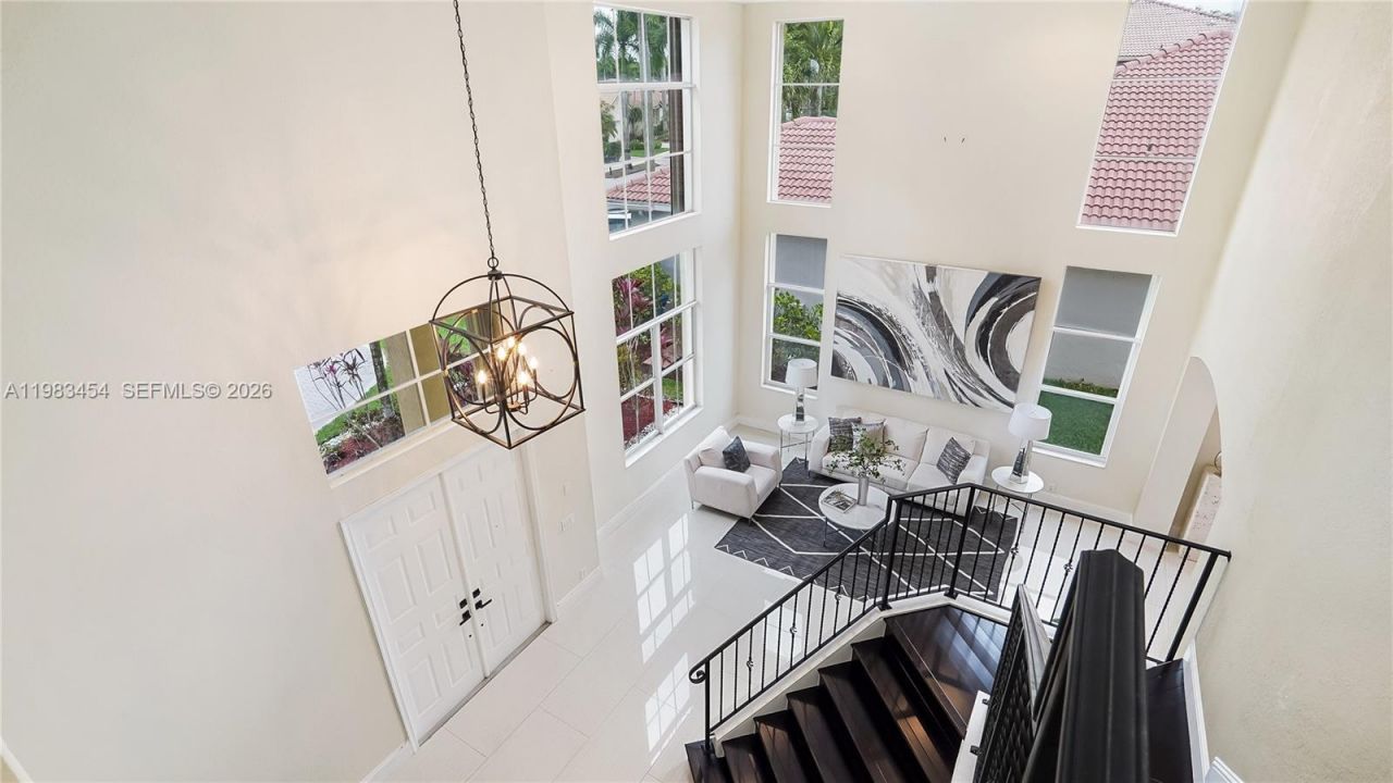 1646 Victoria Pointe Ln , Weston, FL 33327 Photo