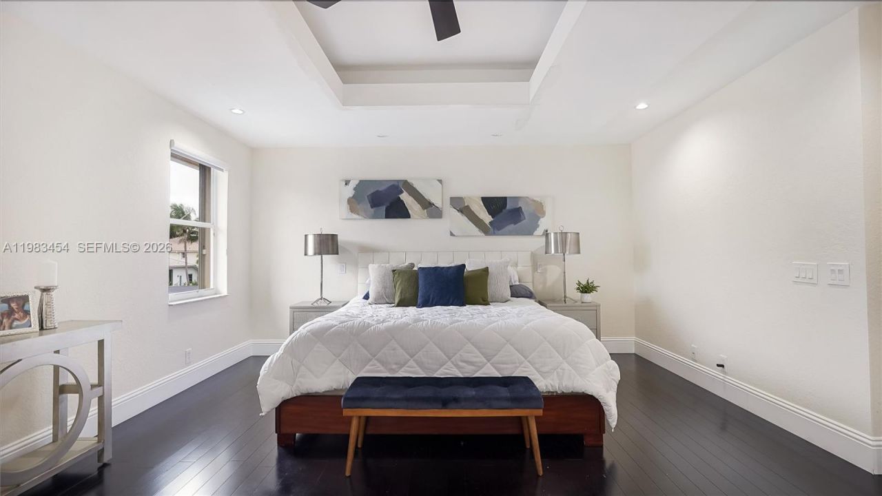 1646 Victoria Pointe Ln , Weston, FL 33327 Photo