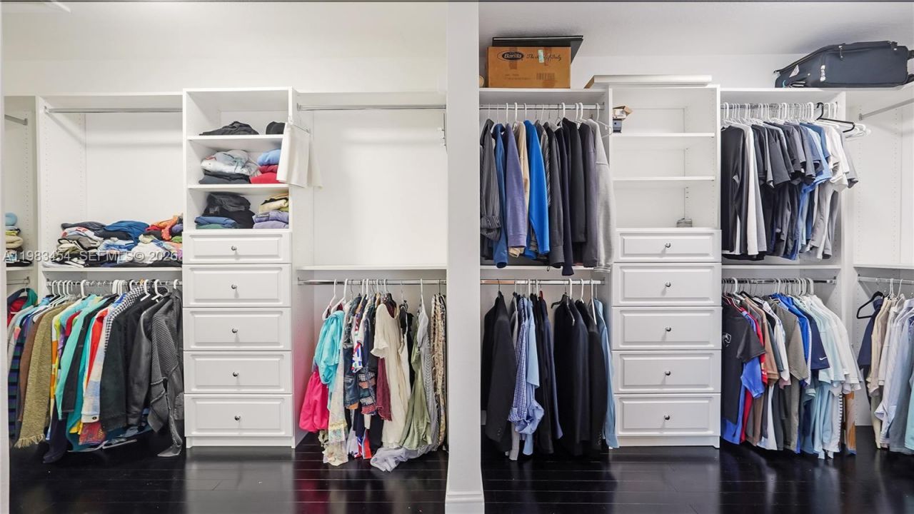 1646 Victoria Pointe Ln , Weston, FL 33327 Photo