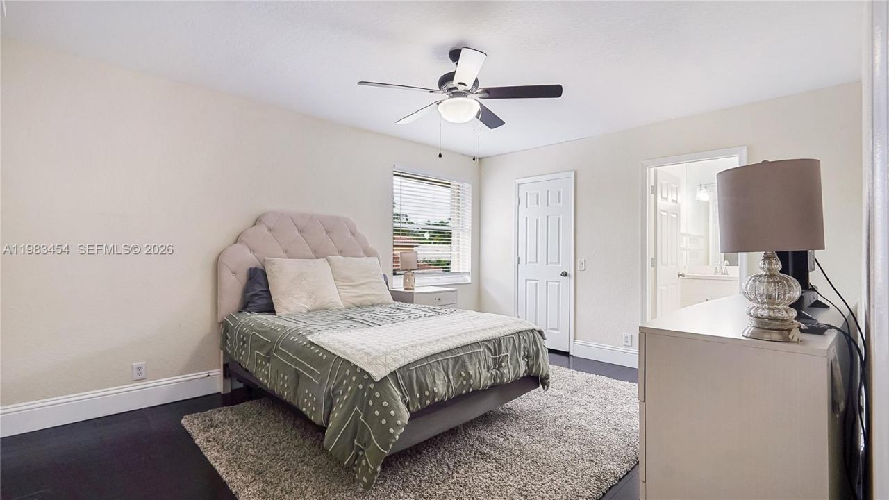 1646 Victoria Pointe Ln, Weston, FL 33327 Photo